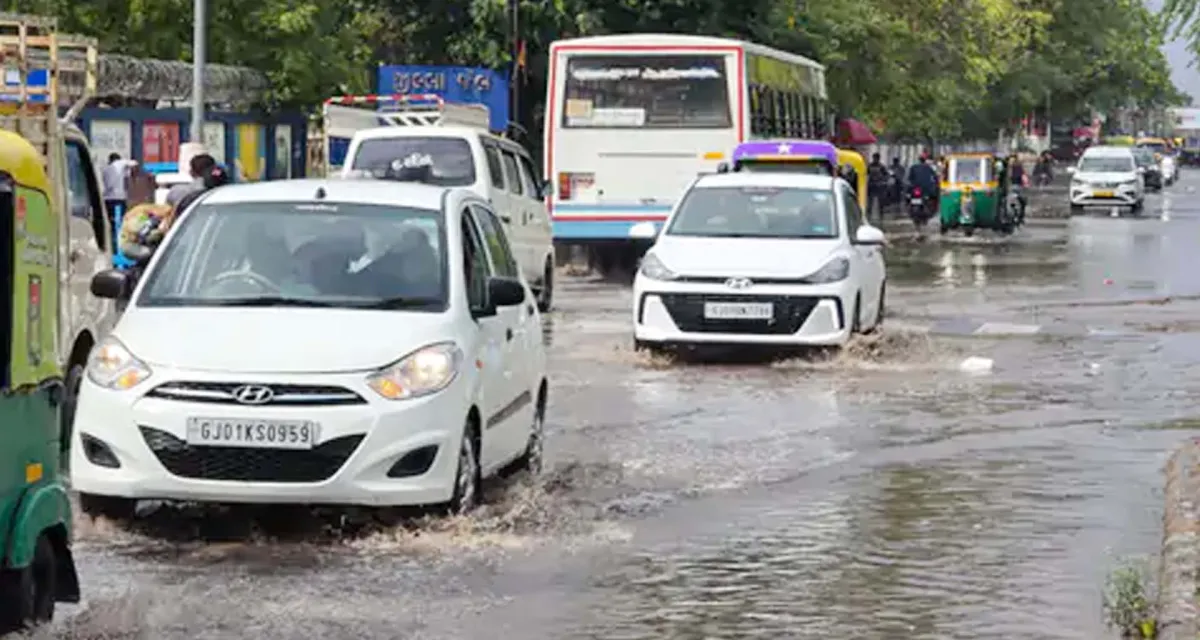 હિંમતનગરમાં આકાશી આફત : ભારે પવન અને ગાજવીજ સાથે કમોસમી વરસાદ