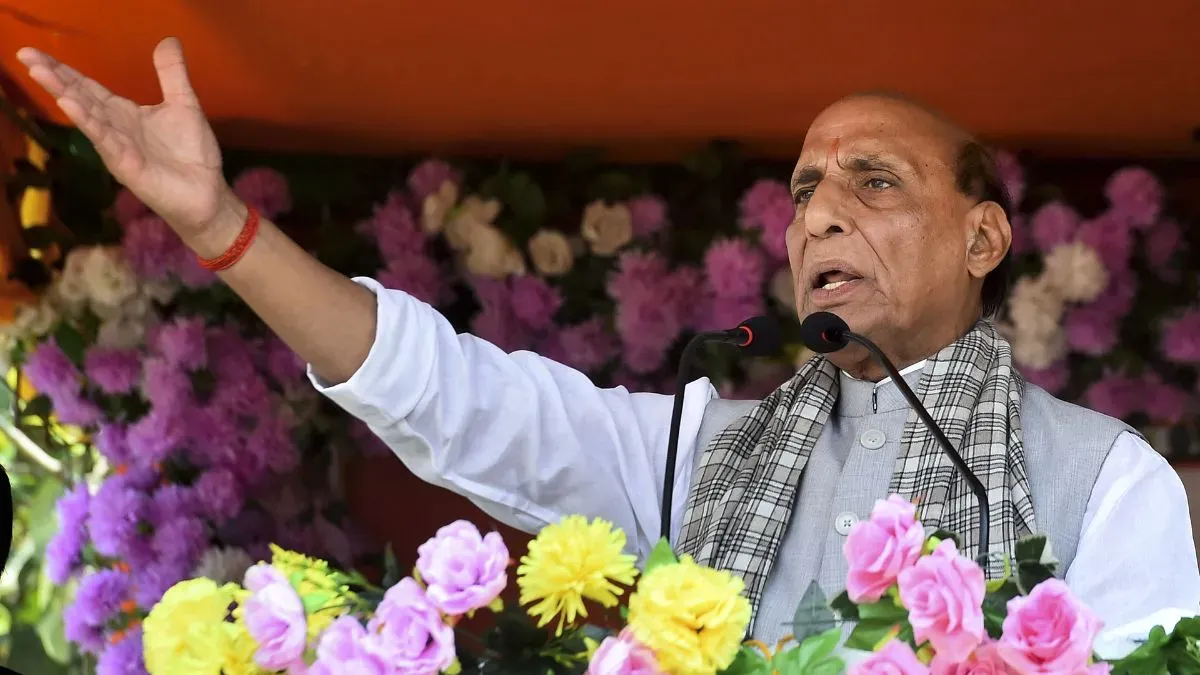 "જો તમે બંગાળ તરફ જોશો તો તમને કડક જવાબ મળશે," રાજનાથ સિંહનો પાકિસ્તાનને સીધો સંદેશ