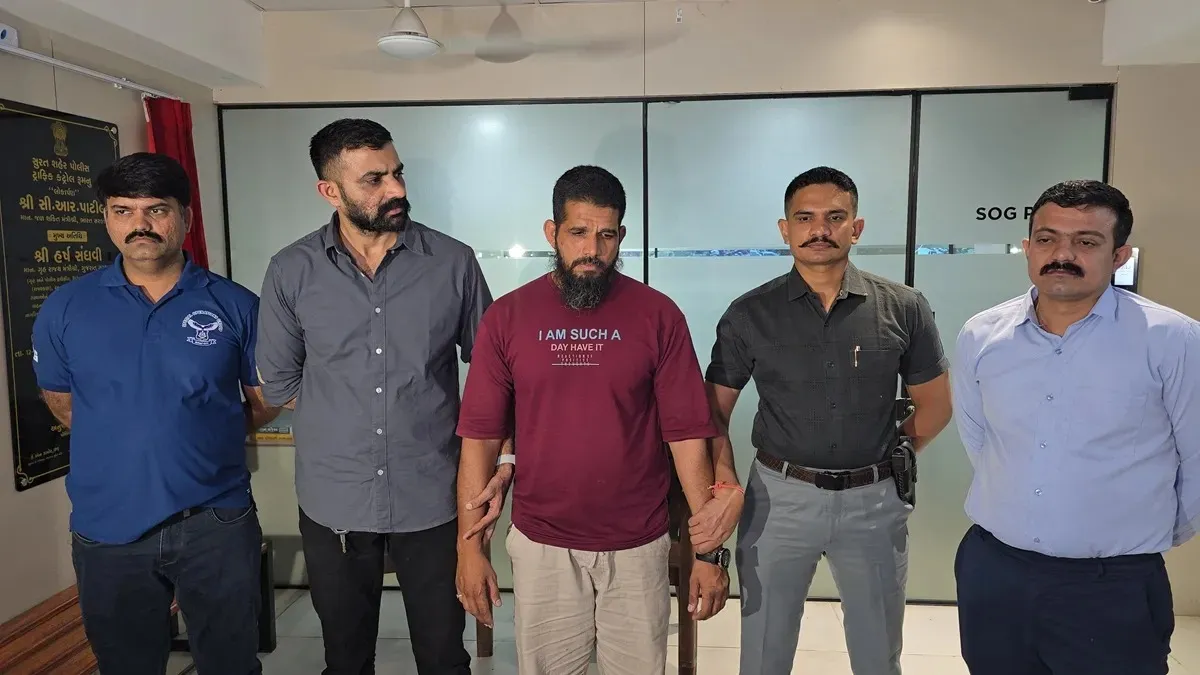 જીમ ટ્રેનરે ઉદ્યોગપતિની પત્ની સાથે મિત્રતા કરી, બ્લેકમેલ કરીને 5 લાખ રૂપિયાની માંગણી કરી