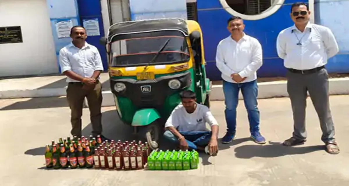હિંમતનગર : રિક્ષામાં દારૂની હેરાફેરીનો પર્દાફાશ, ₹1.22 લાખનો મુદ્દામાલ જપ્ત