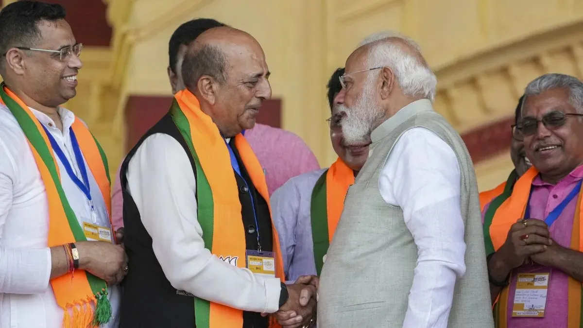 ઢાકામાં હિન્દુઓની વધતી હત્યાઓ વચ્ચે દિનેશ ત્રિવેદીને બાંગ્લાદેશના આગામી હાઇ કમિશનર તરીકે નિયુક્ત કરવામાં આવ્યા