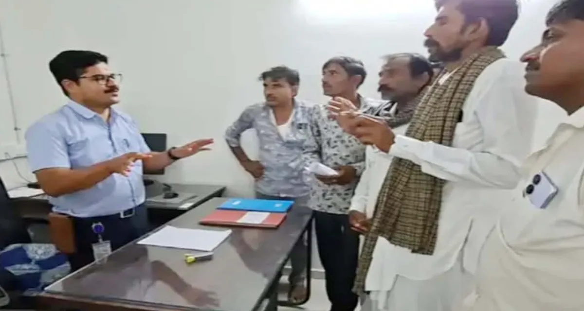 થરાદના જમડા ગામના ખેડૂતો 'વીજળી' માટે વલખાં મારે છે, ભરઉનાળે ખેતીનો પાક મુરઝાયો
