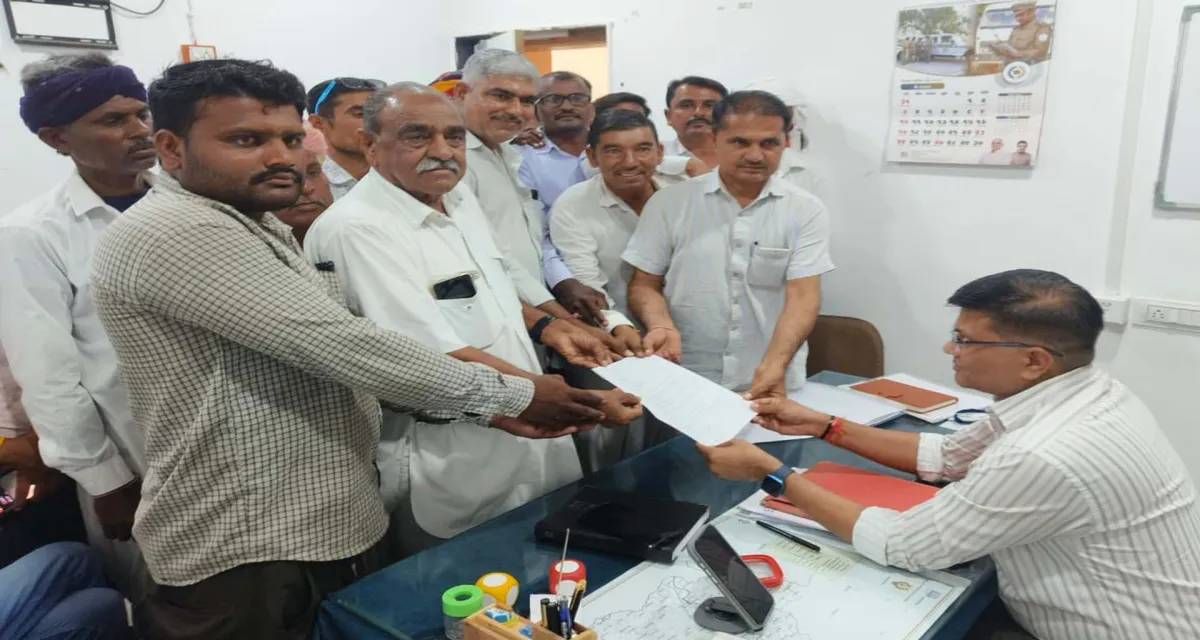 થરાદના ખેડૂતોની વેદના: સુજલામ સુફલામ નહેરને રાજસ્થાન બોર્ડર સુધી લંબાવવા ઉઠી માંગ