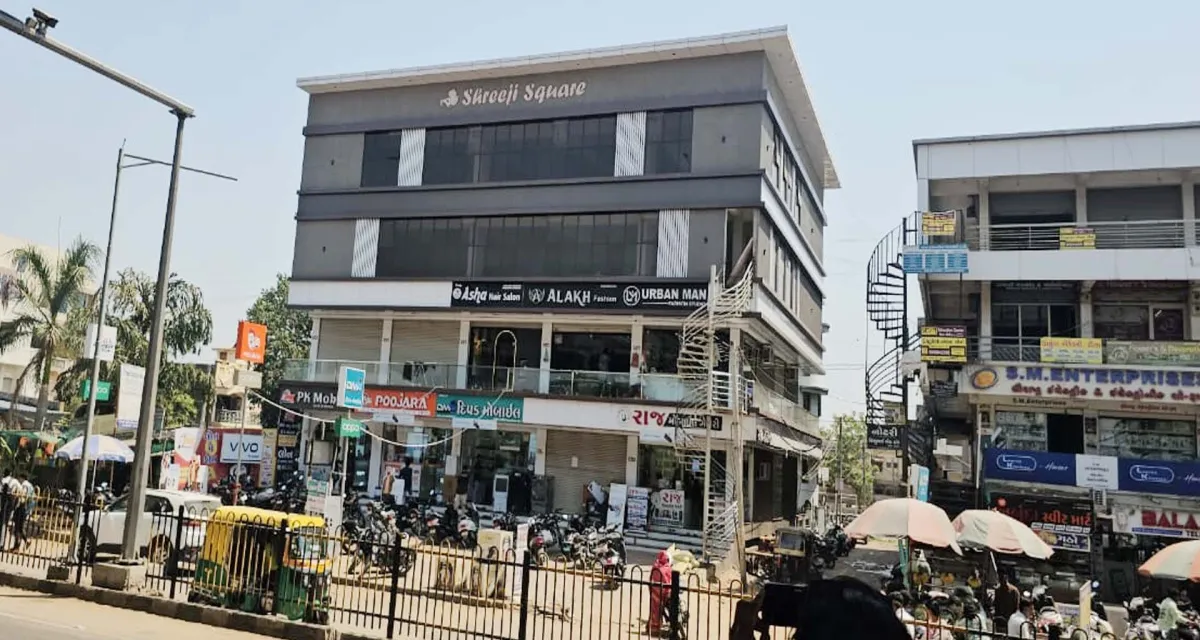ડીસામાં ગેરકાયદેસર શોપિંગનું બાંધકામ દૂર કરવા મિલકત ધારકને 15 મે સુધીનું અલ્ટીમેટમ