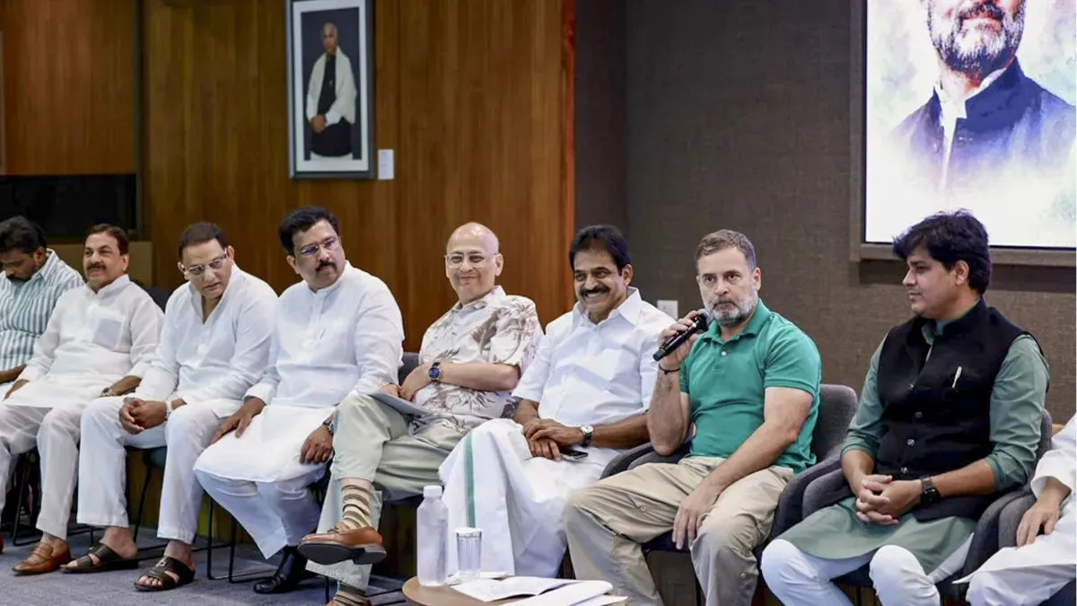 રાહુલ ગાંધીએ મોદી સરકાર વિશે કરી મોટી ભવિષ્યવાણી, જાણો શું કહ્યું...