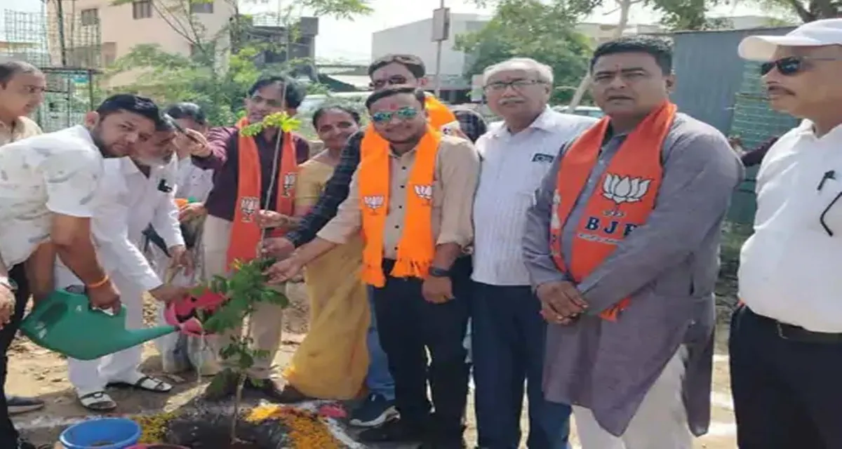 મોડાસા પાલિકાએ વૃક્ષારોપણ કરી પ્રકૃતિ જતનનો આપ્યો સંદેશ