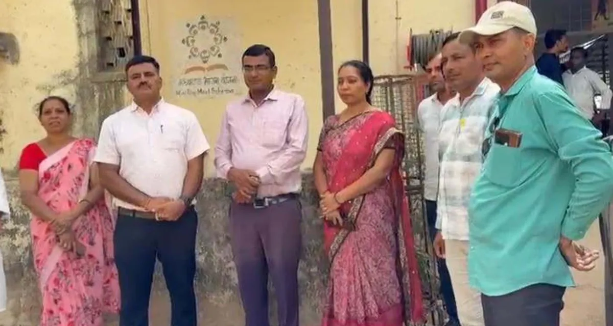 બ.કાં.ના ડીપીઈઓના પરિપત્ર સામે શિક્ષકો લાલઘૂમ..!