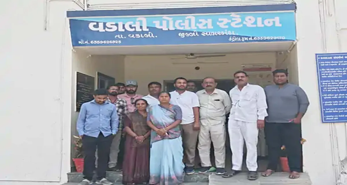 વડાલી પોલીસે કોંગ્રેસના ૨૦થી વધુ કાર્યકરોની અટકાયત કરી; ગાંધીનગર કિસાન યાત્રામાં જતાં જ રોક્યા