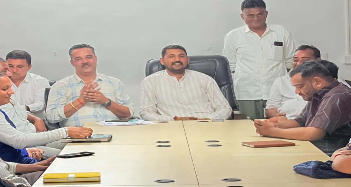 થરાદ પાલિકા: સામાન્ય સભામાં ₹૪૩ કરોડના વિકાસના કામો મંજૂર