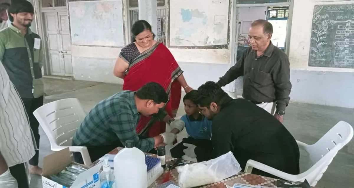 પાલનપુરની ભાવિસણા પ્રાથમિક શાળામાં વિદ્યાર્થીઓ માટે બ્લડ ગ્રુપ ચકાસણી કેમ્પ યોજાયો