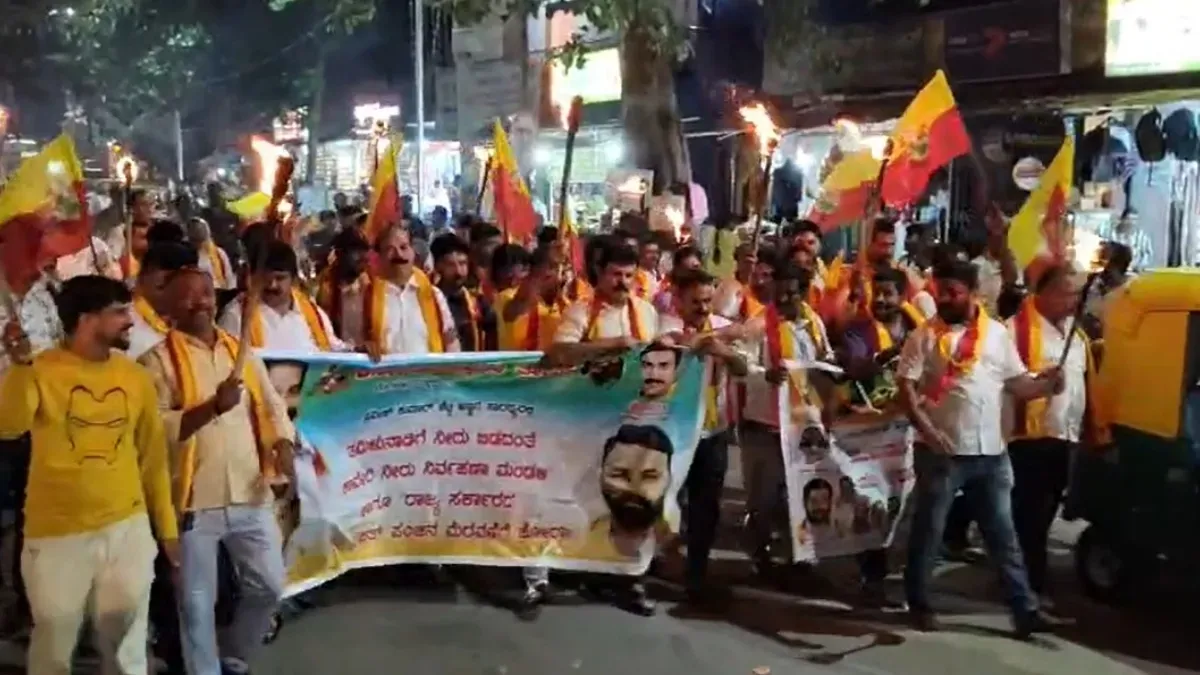 તમિલનાડુ દ્વારા કાવેરી નદીનું પાણી છોડવાના આદેશ બાદ કર્ણાટકમાં વિરોધ પ્રદર્શન