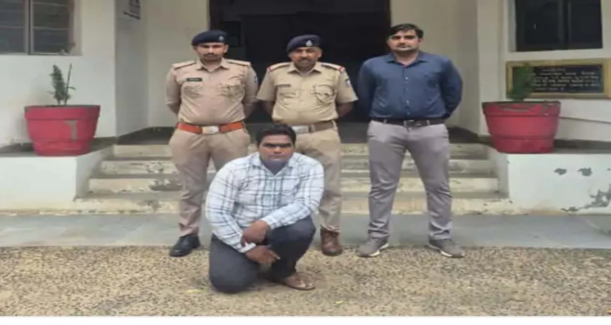 ભાભર પોલીસે ફરાર આરોપીને અસાણા ગામ પાસેથી ઝડપી પાડ્યો