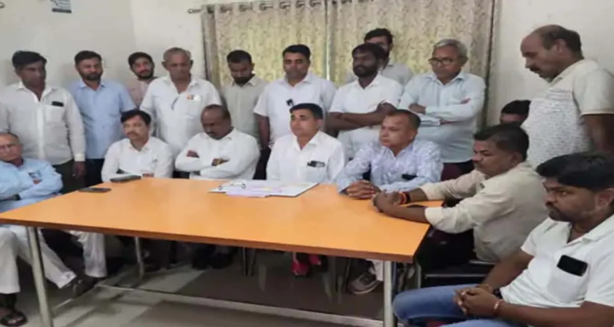પાટણ કોંગ્રેસમાં આંતરિક વિખવાદ : અમિત ચાવડાના સમર્થનમાં પત્રકાર પરિષદ યોજી