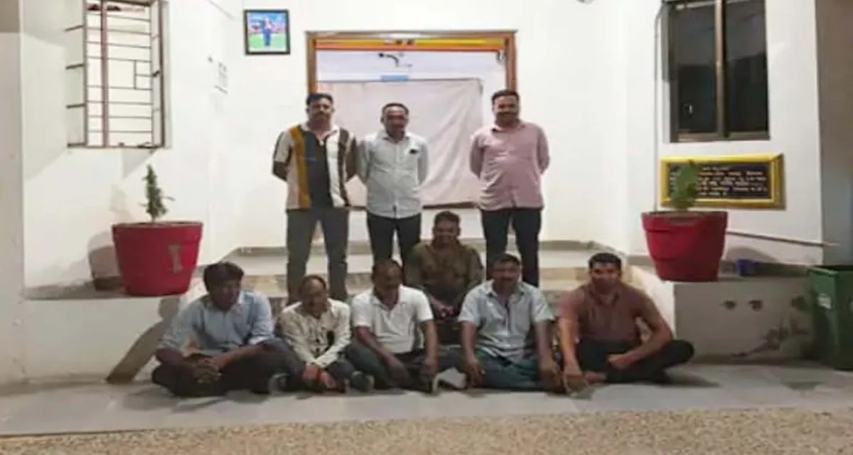 ભાભરમાં તીનપત્તીનો જુગાર રમતા છ ઝડપાયા