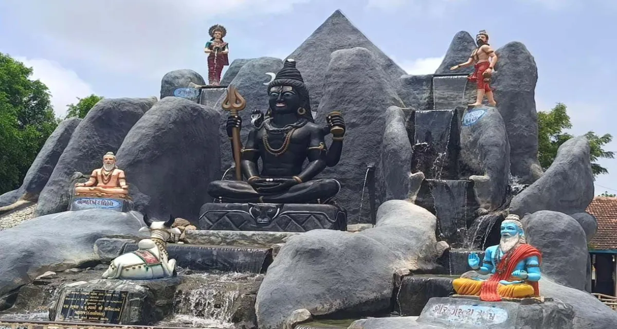 આવતીકાલથી શ્રાવણ માસનો પ્રારંભ :  શ્રાવણ માસને લઇ શિવભક્તોમાં અદમ્ય ઉત્સાહ 