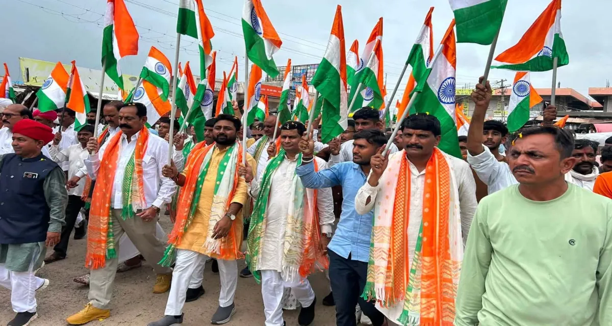 વાવમાં ભાજપ સંગઠન અને તંત્રના સહિયારા પ્રયાસથી ભવ્ય તિરંગા યાત્રા યોજાઈ