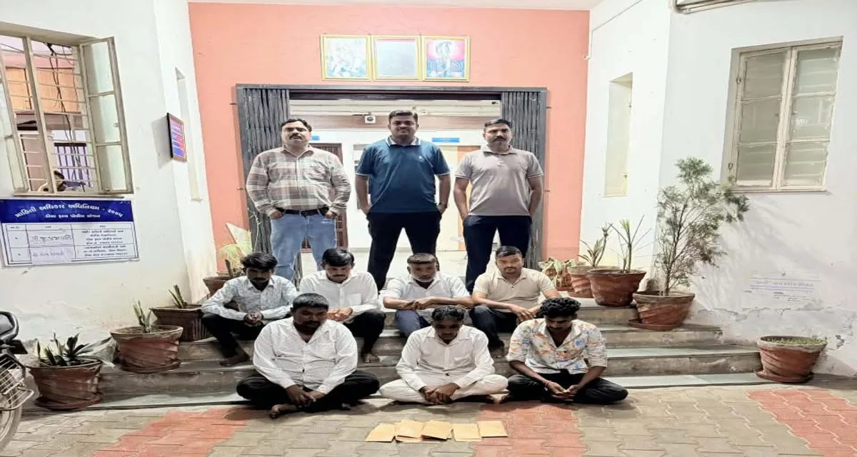 ચડોતર અને બુરાલમાં જુગાર રમતા ૧૩ ઈસમો ઝડપાયા