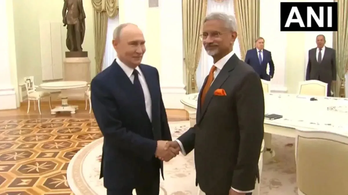 વિદેશ મંત્રી એસ જયશંકર મોસ્કોમાં વ્લાદિમીર પુતિનને મળ્યા