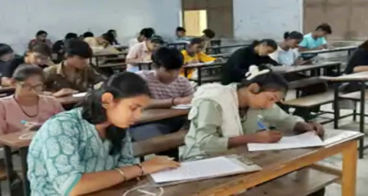 પાટણમાં જિલ્લાની 45 શાળાઓમાં વિદ્યાર્થીઓએ ભારત કો જાનો પરીક્ષા આપી