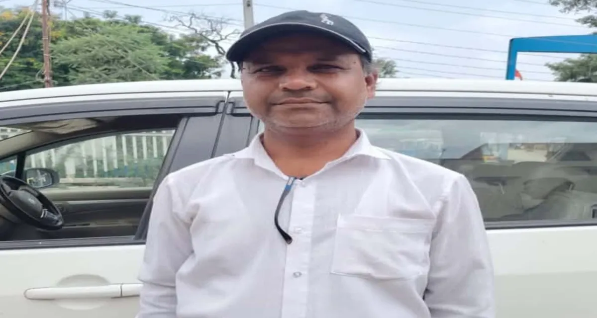 ડીસા રેલવેનો ક્લાર્ક તત્કાલ ટિકિટના નામે રૂ.૫૦૦ ની લાંચ લેતો  ઝડપાયો
