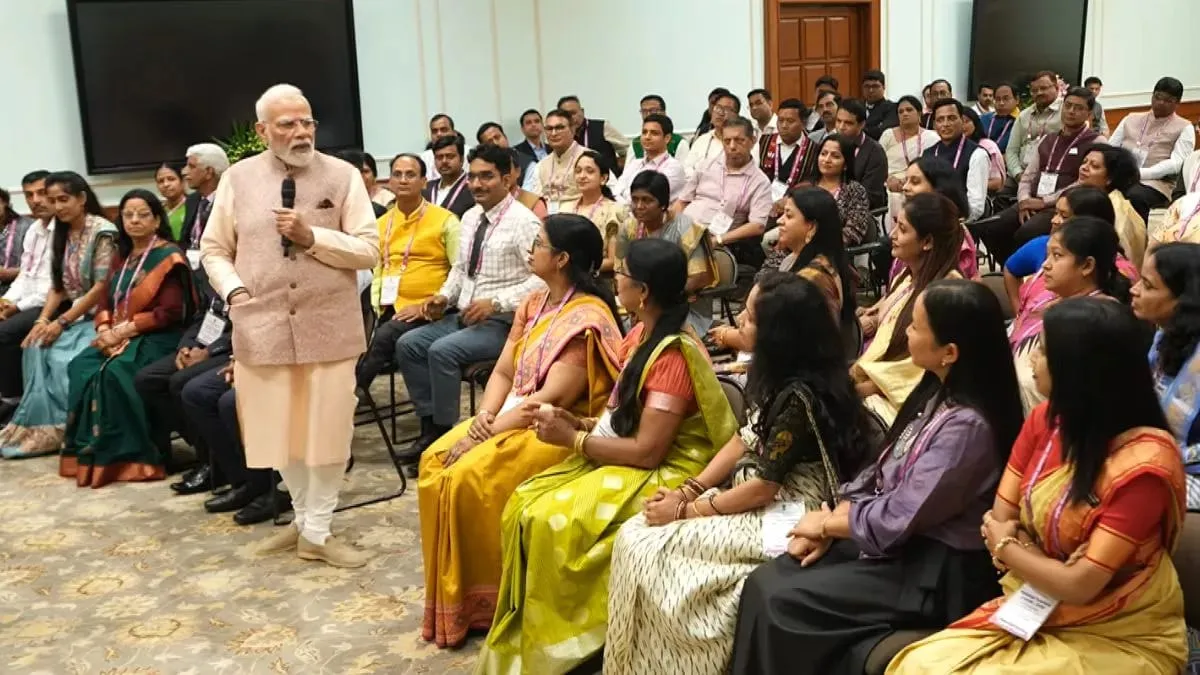 શિક્ષક દિવસ પર પીએમ મોદીએ શિક્ષકો સાથે વાતચીત કરી, કહ્યું, 'બાળપણને મરવા ન દેવાય'