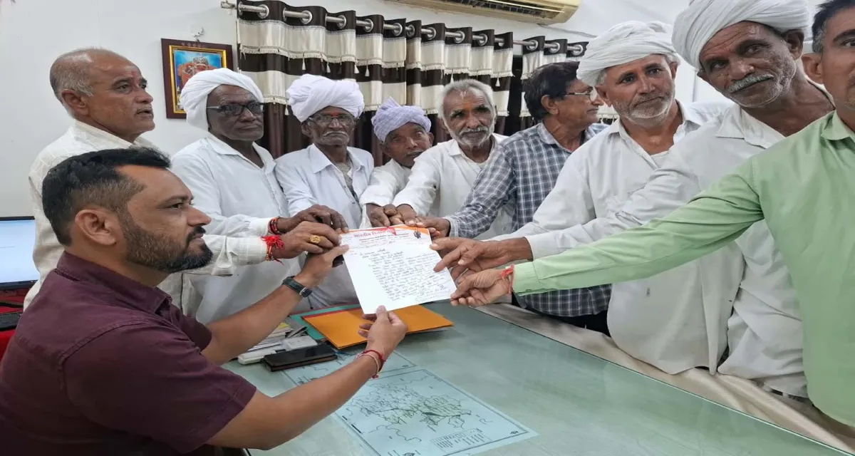 કાંકરેજ તાલુકાને અછતગ્રસ્ત જાહેર કરવા ભારતીય કિસાન સંઘનું આવેદનપત્ર 