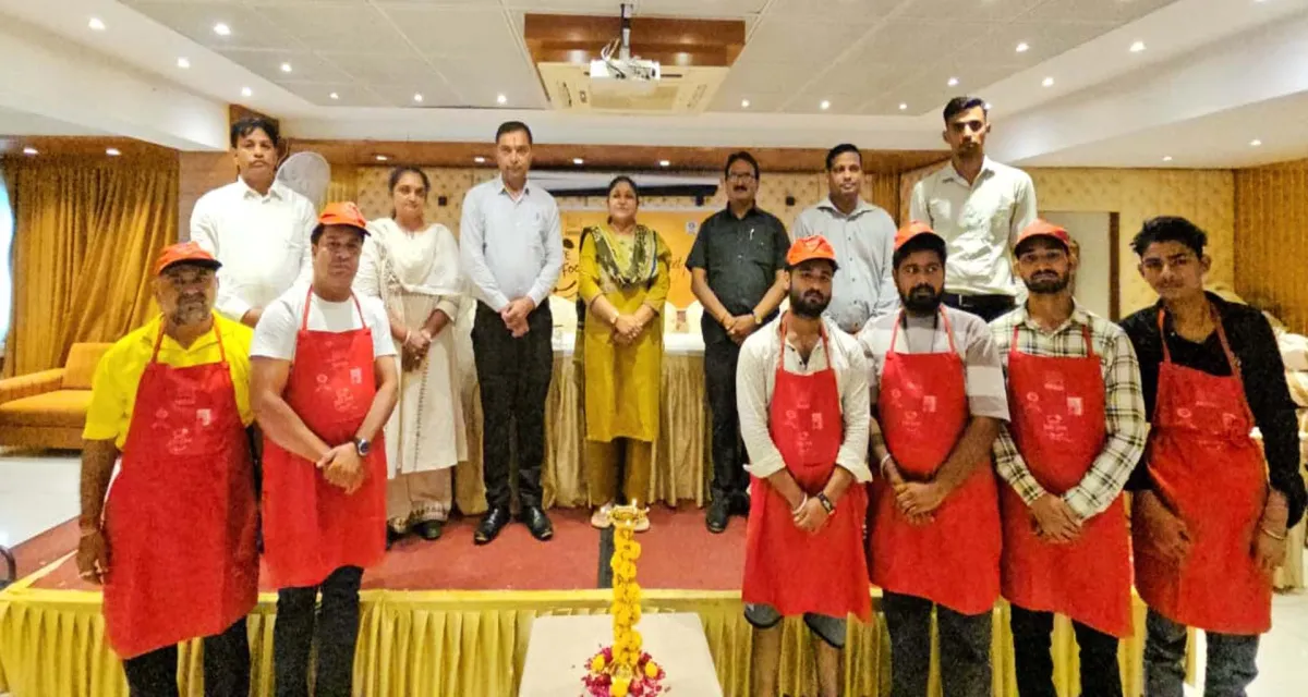 અંબાજી ભાદરવી મેળો: 103 ફૂડ વેન્ડરોને ફૂડ સેફ્ટીની તાલીમ અને હાઈજીન કીટ અપાઈ