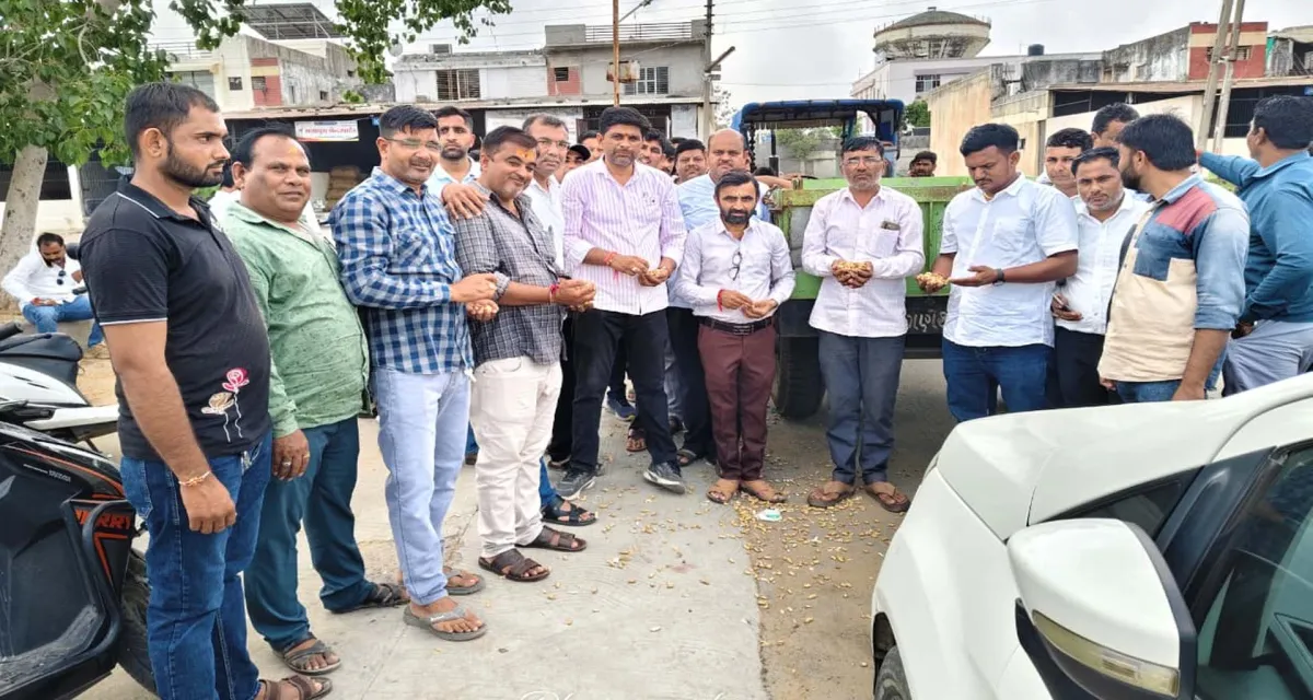 ડીસા માર્કેટયાર્ડમાં નવી મગફળીની આવક શરૂ થઈ ખેડૂતોમાં ઉત્સાહના માહોલ સાથે સારા ભાવની આશા 