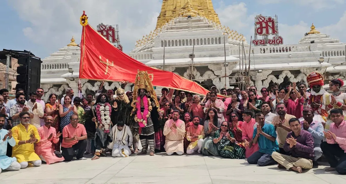 અંબાજીમાં શ્રાવણ માસના અંતિમ દિવસોમાં માઈભક્તોની ભારે ભીડ