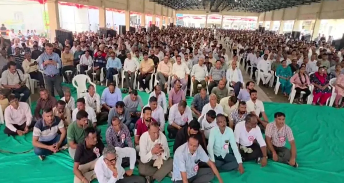 હિંમતનગર મહાસંમેલન: બટાકાના ભાવ અને કપાત સામે ખેડૂતોનો આક્રોશ
