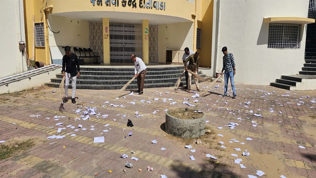 દાંતીવાડામાં ગાંધી જયંતિ નિમિત્તે સ્વચ્છતા અભિયાન યોજાયું