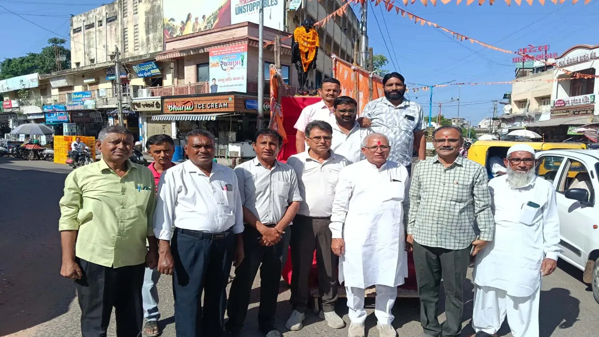 ડીસા કોંગ્રેસ સમિતિ દ્વારા ગાંધી જયંતિની શ્રદ્ધાપૂર્વક ઉજવણી