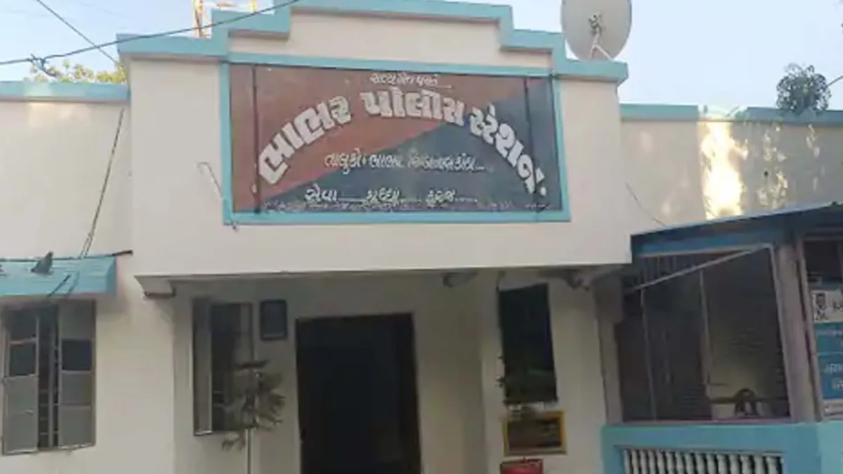 ભાભર પોલીસ સ્ટેશન: ટ્રાફિક સમસ્યાના નિવારણ માટે બેઠક યોજાઈ