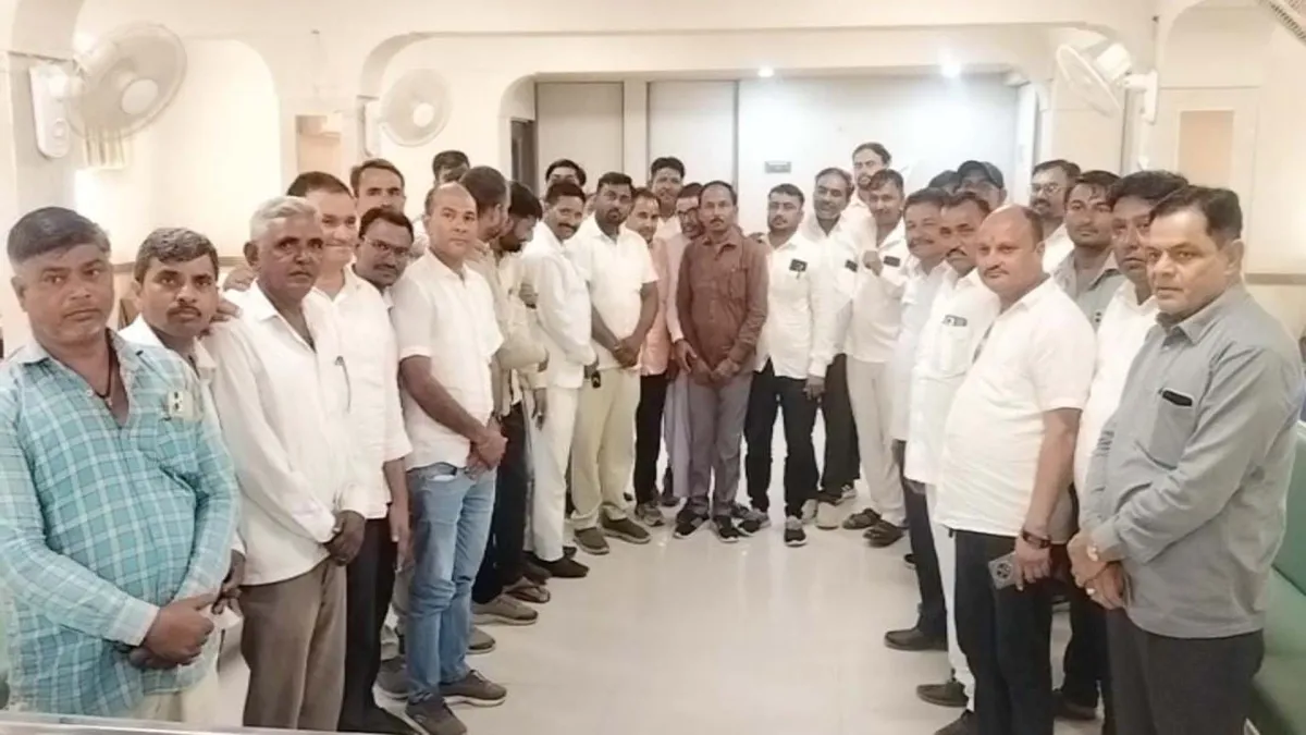 ડીસામાં સરપંચોની બેઠક, સરકાર સામે આક્રોશ : 23 મી ઓક્ટોબરે ગાંધીનગરમાં રાજ્યભરના સરપંચોનું મહા સંમેલન
