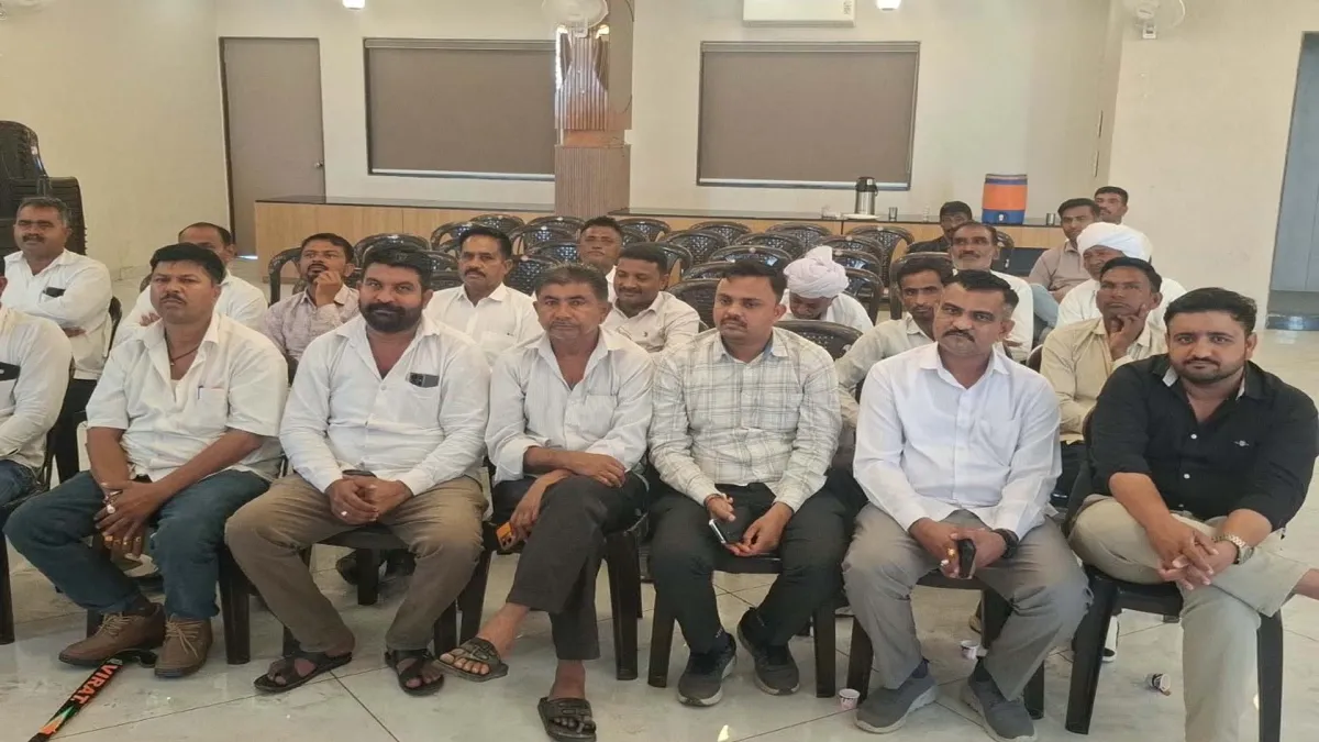 કાંકરેજ તાલુકાના સરપંચોનું શિહોરી ખાતે સ્નેહમિલન યોજાયું; ૨૧ પડતર પ્રશ્નોને લઈને તંત્રને આવેદનપત્ર અપાયું