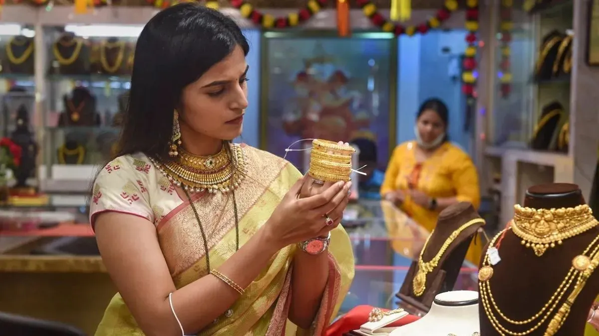 આજે સોના-ચાંદીના ભાવમાં ઘટાડો, જાણો નવો દર