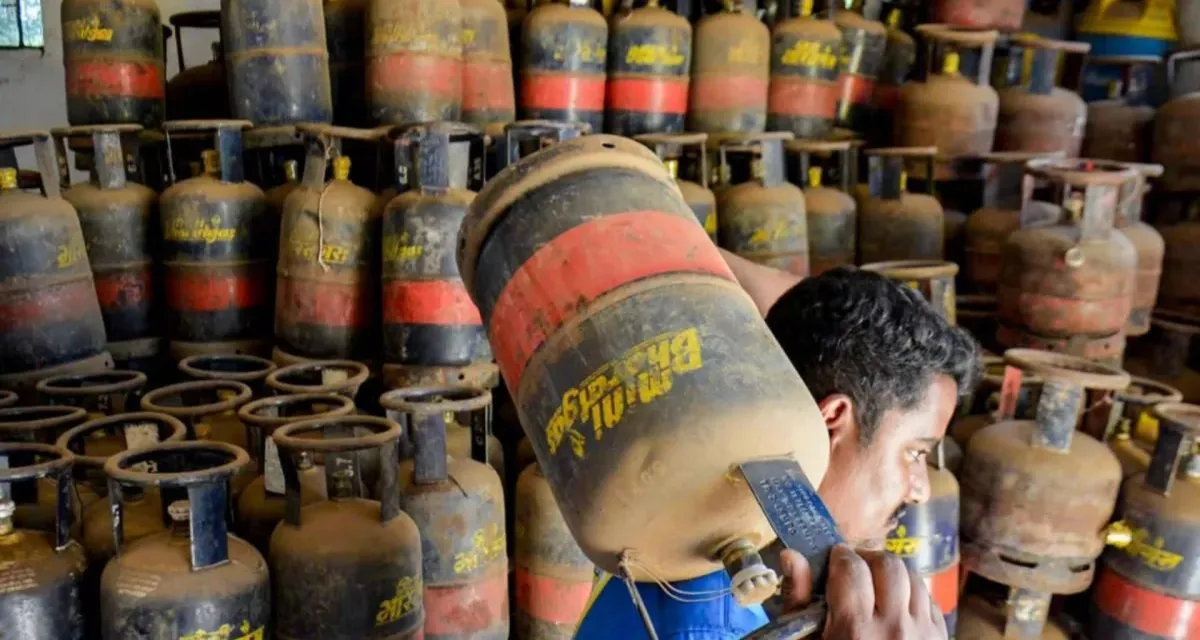 કોમર્શિયલ LPG સિલિન્ડરના પુરવઠામાં 20%નો વધારો