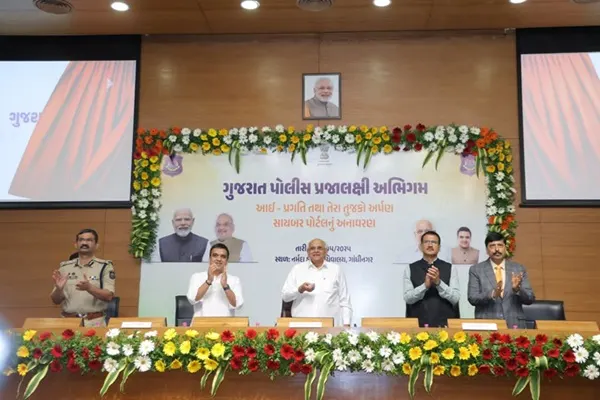 મુખ્યમંત્રી શ્રી ભૂપેન્દ્ર પટેલેઈન્ટેલિજન્સ, સર્વેલન્સ અને કન્વિક્શન માટે સમયાનુકૂળ બદલાવોથી ગુનાખોરી ડામવા માટેની ગુજરાત પોલીસની સજ્જતાને વધુ વેગ આપતાં પોર્ટલ ગૃહ રાજ્ય મંત્રી શ્રી હર્ષ સંઘવીની ઉપસ્થિતિમાં લોન્ચ કર્યા