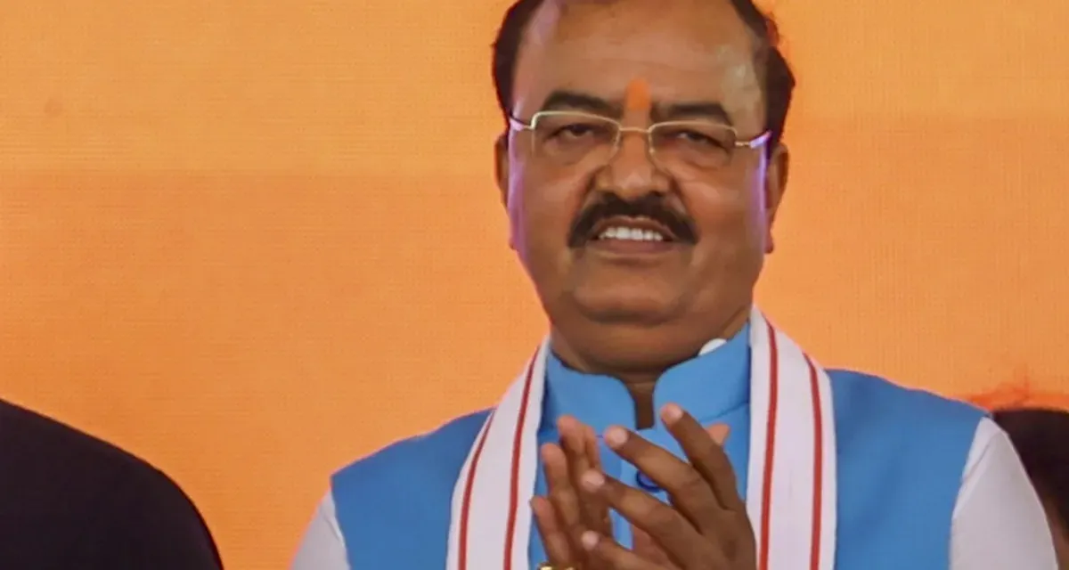 ગાંધી પરિવાર પાકિસ્તાન કરતાં ઓપરેશન સિંદૂરને કારણે વધુ રડી રહ્યો છે', કેશવ મૌર્યએ રાહુલ ગાંધી પર કટાક્ષ કર્યો, તેમને હળવો નેતા ગણાવ્યો