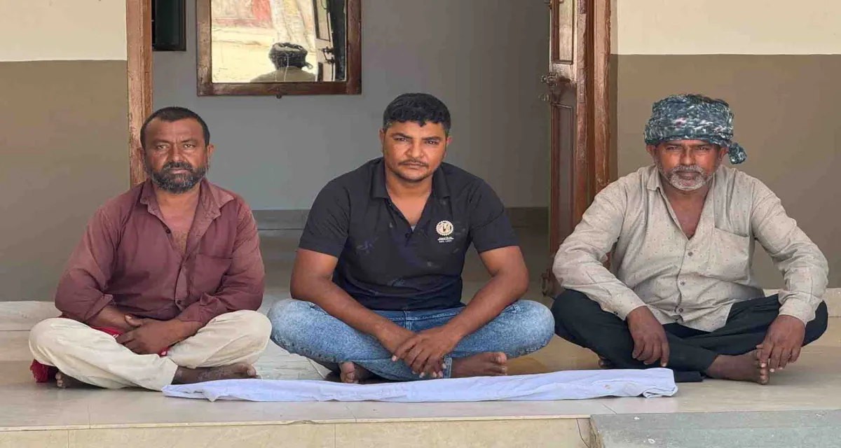 સાંતલપુર વરણોસરી ટોલ નાકા ખાતે ફાયરીંગ કરી ધમાલ મચાવનારા શખ્સોહથિયાર સાથે ગણતરીના કલાકોમાં ઝડપાયા