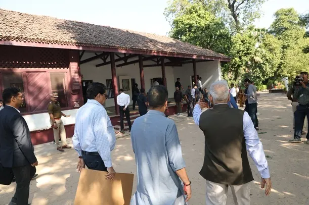નાયબ મુખ્યમંત્રી શ્રી હર્ષ સંઘવીએ ગાંધી આશ્રમની મુલાકાત લઈ રીડેવલપમેન્ટ પ્રોજેક્ટની પ્રગતિ અંગે સમીક્ષા કરી