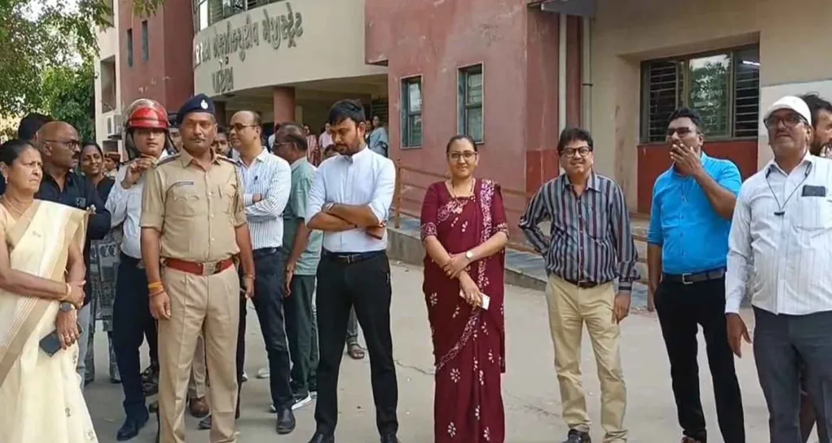 પાટણ મામલતદાર કચેરી ખાતે "ઓપરેશન શિલ્ડ" અંતર્ગત સિવિલ ડિફેન્સ એક્સરસાઇઝ યોજાઇ