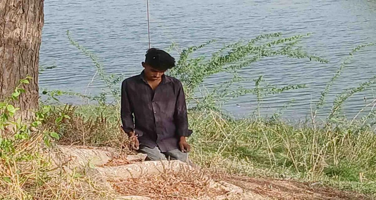 સમીના તળાવ કાંઠે ફાંસો ખાધેલી હાલતમાં યુવાનની લાશ મળી