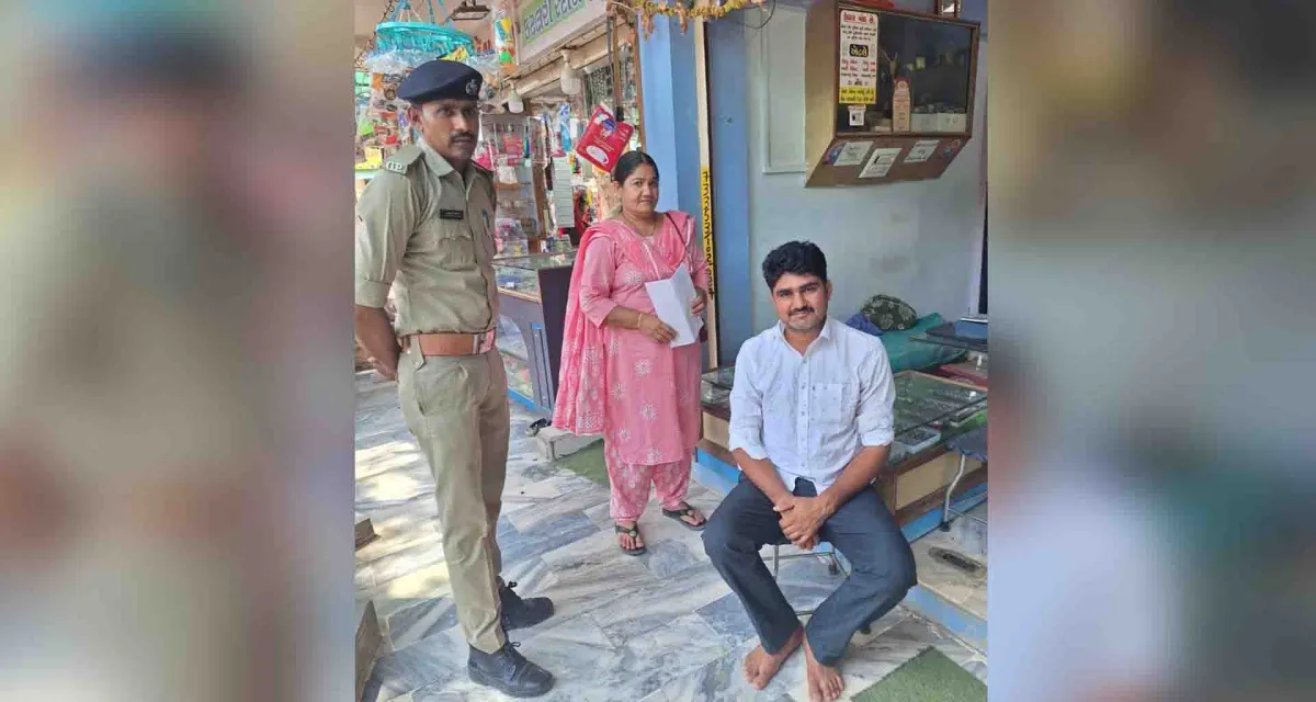 લાખણી અને યાત્રાધામ ગેળાની દુકાનોમાં ફટાકડા અને વિસ્ફોટક સામગ્રીની તપાસ