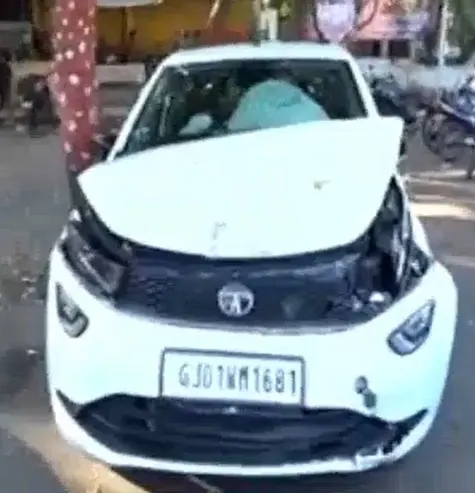 અમદાવાદના ચાંદખેડામાં કારચાલક પોલીસકર્મીએ ટેમ્પોને મારી ટક્કર, અકસ્માતમાં બાળકનું મૃત્યુ