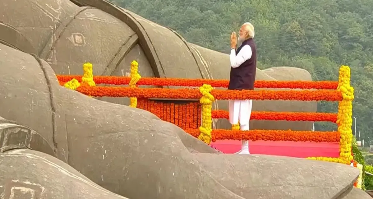 સરદાર પટેલની 150મી જન્મજયંતિ: સ્ટેચ્યુ ઓફ યુનિટી ખાતે ભવ્ય કાર્યક્રમ, PM મોદીએ શ્રદ્ધાંજલિ આપી