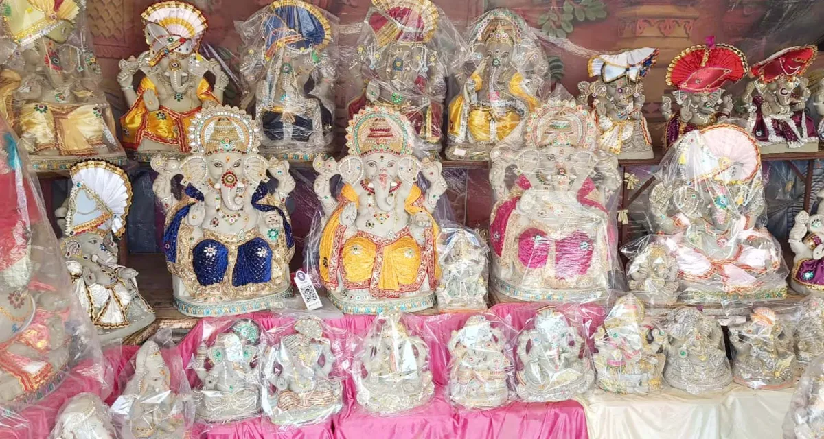 ગણેશ મહોત્સવ : પીઓપીની જગ્યાએ ઈકો ફ્રેન્ડલી માટીની પ્રતિમાઓનો ક્રેઝ વધ્યો