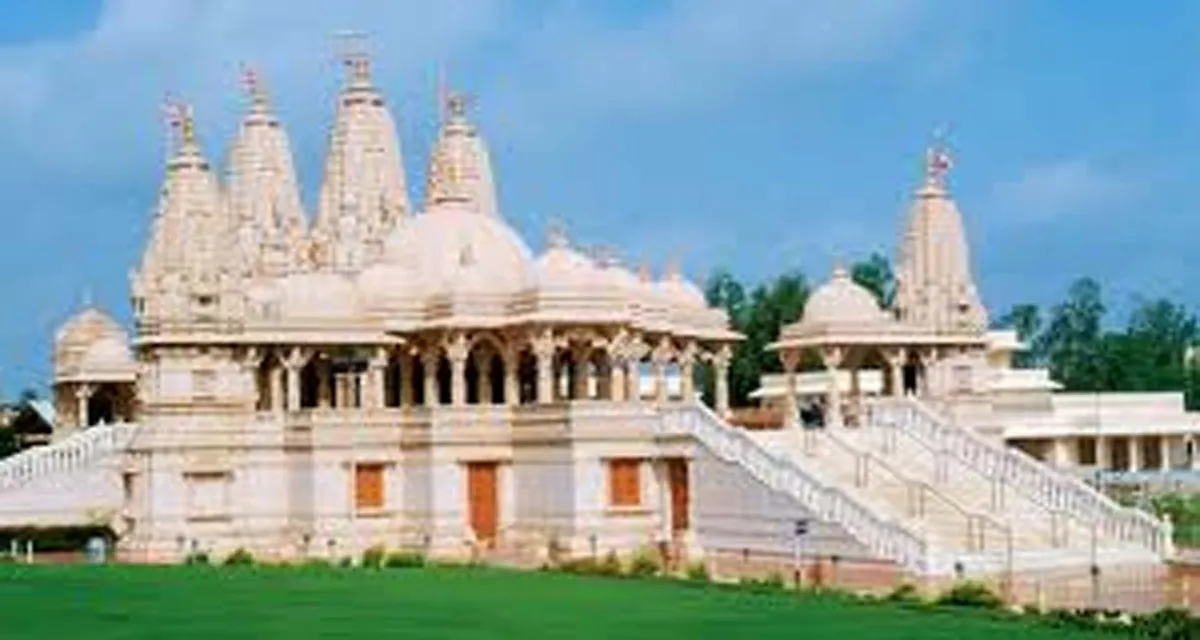 ભરૂચ BAPS સ્વામિનારાયણ મંદિરને ઉડાવી દેવાની ધમકી : શંકમંદની અટકાયત