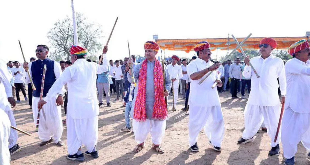 ડીસાના માલગઢમાં “ગૈર અને લૂર નૃત્ય” એ આકર્ષણ જમાવ્યું