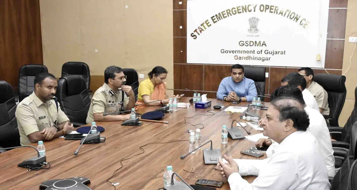 High Alert in Gujarat; ગૃહ રાજ્યમંત્રી હર્ષ સંઘવીના અધ્યક્ષ સ્થાને ઈમરજન્સી સમીક્ષા બેઠક યોજાઈ
